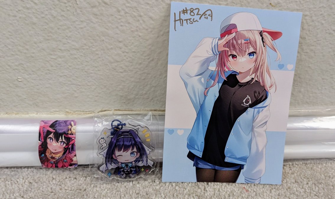 acid36's tweet photo. Meeting everyone at #AX2023 was truly inspiring. I hope I can make it all the way from France to the US again for future editions! Thank you so much for the cute art ❤️ @rosuuri @hitsukuya https://t.co/rVJ2FXAX5c