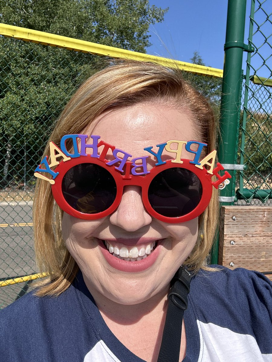 eaffairswa's tweet photo. Celebrating my birthday with the Rainiers #Rselfie https://t.co/8PcJAJluiL