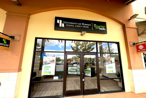 UHawaiiNews's tweet photo. The University of Hawaii Federal Credit Union held a grand opening celebration for their new branch in Kapolei Commons - The new location offers access to #UHFCU’s full suite of financial products and services, including checking, savings and loans ➡️ https://t.co/pCT2QB2kzG https://t.co/OitTQBEdPd