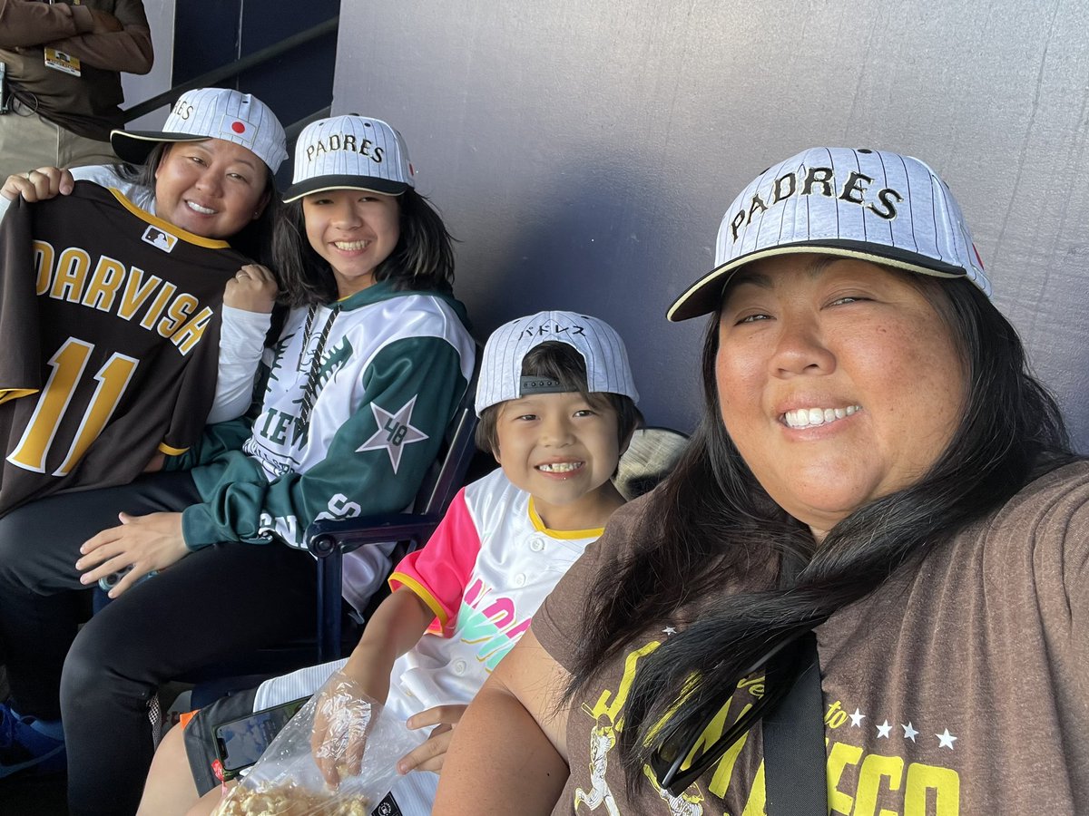 EmiCis22's tweet photo. Japanese Heritage Night @Padres 
#BringTheGold https://t.co/LsqN3g41js
