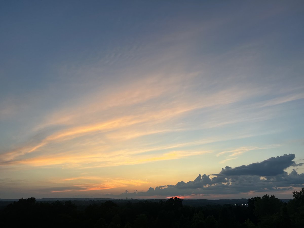 BreeSmithWx's tweet image. About that sunset 😍#sunsetalert @nc5 #hendersonville