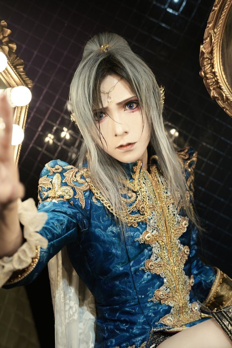 moi_dix10's tweet photo. • ♚ 𝑉𝑒𝑟𝑠𝑎𝑖𝑙𝑙𝑒𝑠 𝑎𝑓𝑡𝑒𝑟 𝑎 𝑙𝑜𝑛𝑔 𝑡𝑖𝑚𝑒 𝑖𝑠 𝑏𝑎𝑐𝑘 𝑤𝑖𝑡ℎ ℎ𝑖𝑠 𝑠𝑖𝑛𝑔𝑙𝑒 𝑉𝑂𝐺𝑈𝐸!. 𝑇ℎ𝑒𝑦 ℎ𝑎𝑣𝑒 𝑏𝑒𝑐𝑜𝑚𝑒 𝑡𝑜𝑜 𝑏𝑟𝑖𝑔ℎ𝑡, 𝑙𝑒𝑡'𝑠 ℎ𝑜𝑝𝑒 𝑡ℎ𝑒𝑦 𝑠ℎ𝑖𝑛𝑒 𝑓𝑜𝑟𝑒𝑣𝑒𝑟 ♚• 🌹• 最後まで輝く光であれ 𝑉𝑒𝑟𝑠𝑎𝑖𝑙𝑙𝑒𝑠 •🌹 https://t.co/0uhal7Hl1q