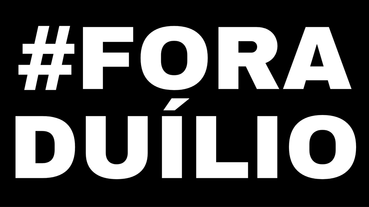 Fmarcellorp's tweet photo. Sem competência para mudar o panorama, a gestão Duílio apela para o caminho mais fácil: agradar a ala sem cérebro da torcida. E isso cola fácil já q tá cheio de representantes da Fiel Quartel que amaram tanto o Alessandro lambendo o Cuca, como agora o Duílio atacando o Casagrande https://t.co/M59vNrLSYx