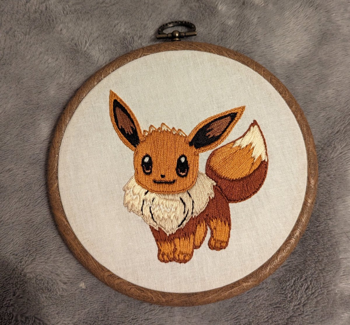 findxhappyness's tweet photo. Eevee came in the mail today!! I'm obsessed 🤩 thank you so much 💕 https://t.co/ouTVQOERQq