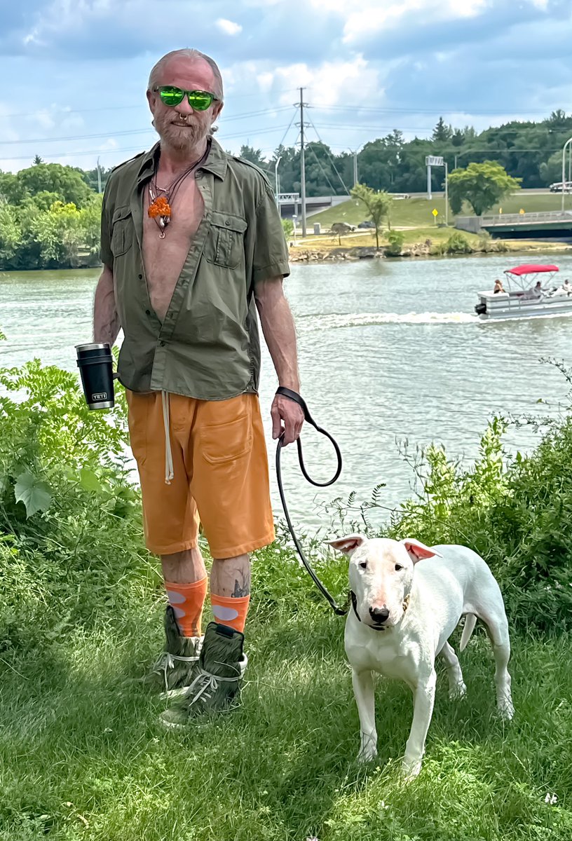 ml_hades's tweet image. Lots of fireworks at night. Billy doesn’t like it. #LOGC shirt #RickOwens DRKSHDW shorts #WalterVanBierendonck socks #RickOwens grinch green Geobaskets  #ElsaPeretti open heart and bottle jug #DirtyHandsJewelry necklace #WerkstattMunchen 2 necklaces #Knockaround sunglasses