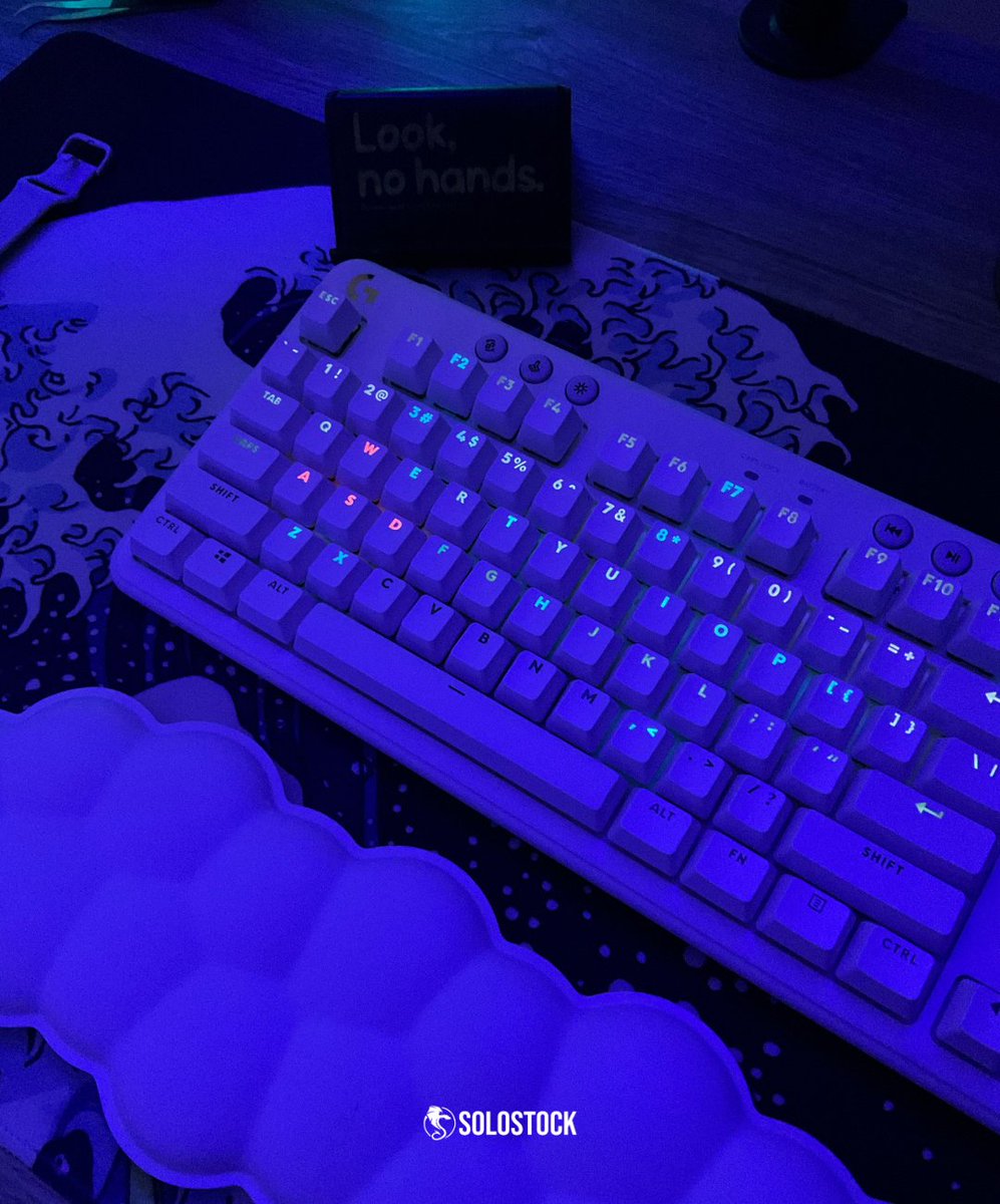 solostockxyz's tweet photo. Uno de los teclados más cómodos que hemos probado: Logitech G715 Wireless

#LogitechG #GamingKeyboards https://t.co/vQRkcNnjyW