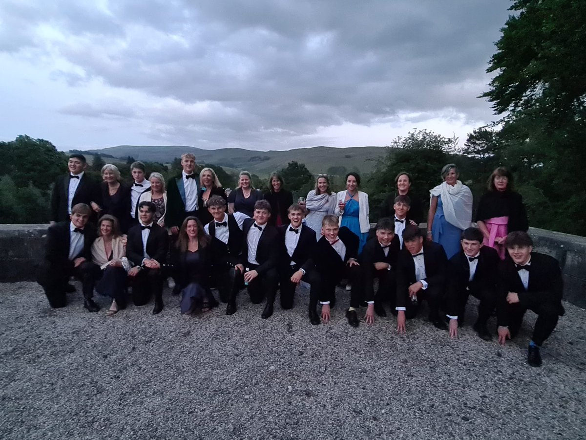 School House tweet media