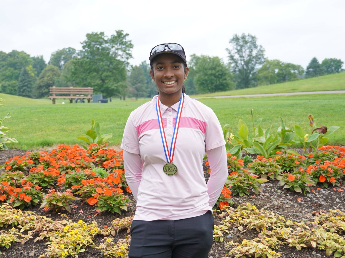 AJGAGolf's tweet image. See you soon 👋

Kate Roberts (-1) takes the cake for the girls in the #PennStateJr Qualifier!
