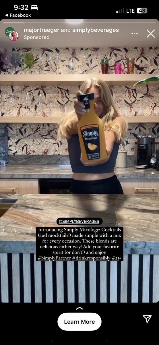 taysocrayy's tweet photo. Half of my pics end up being accidental screen shots. Am I this old now? https://t.co/FhiyPat9R5