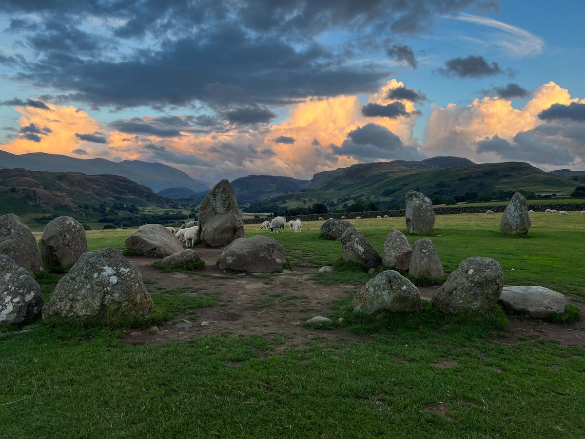 RathboneKeswick's tweet photo. Lovely skies up at Castlerigg stone circle tonight. If the sky keeps clear enough there should be a fantastic moon later but I need my sleep! 😎@rfj1966 @JohnGal_luvlife @Sunnysidegh https://t.co/NTZqI5JrQa