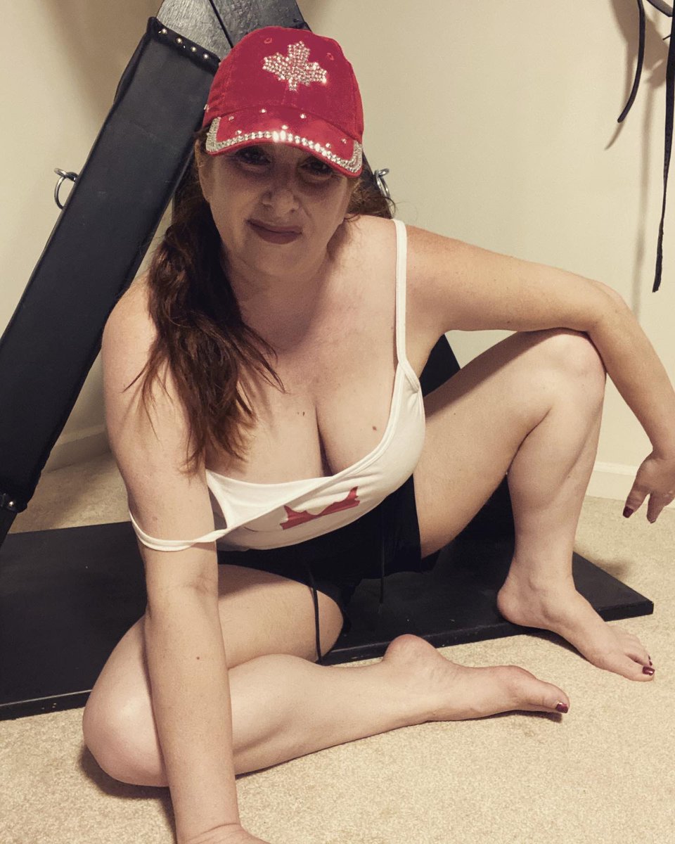 MissRedRules's tweet image. Hi all! I had some fun with my sub on Canada Day!😈😀Long time no see. I was locked out of my page but I’m back.😘