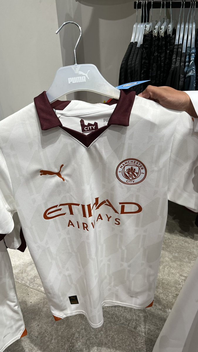StoolSoccer's tweet photo. Man City’s away kit for next season…

Absolute masterpiece. 😍🟤⚪️ https://t.co/hRO9itjhIk