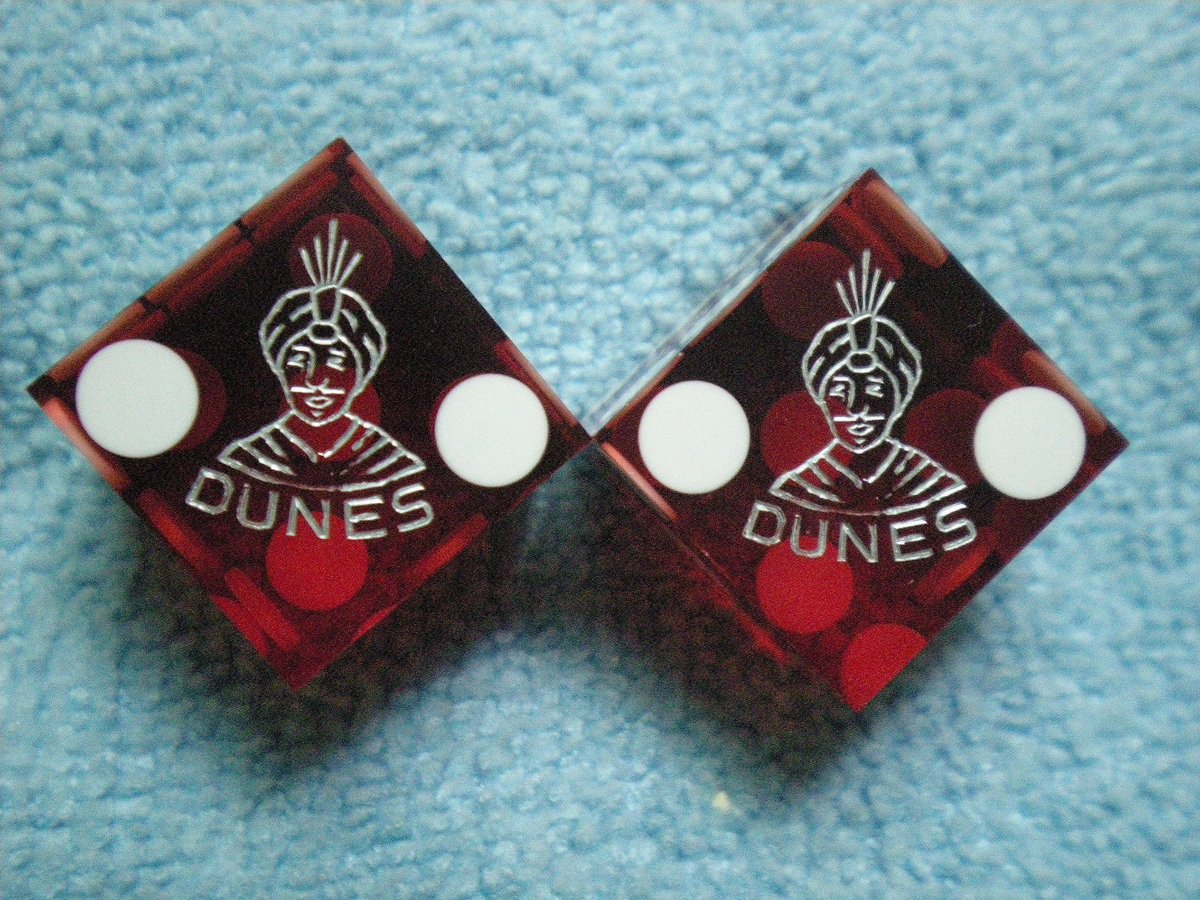 #DunesHotel #Dice #VintageLasVegas #Casinodice
Dunes Hotel dice from 1955.