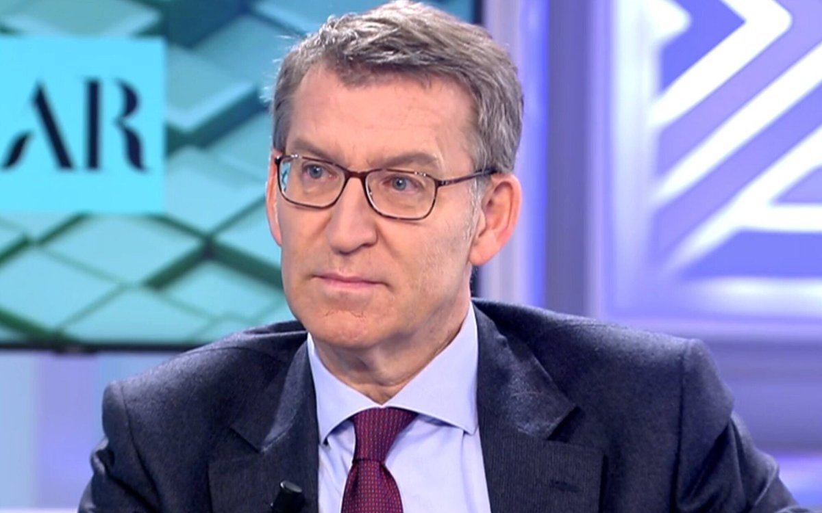 ross64x's tweet photo. Que suerte tienes que en España no exista el periodismo de investigación,

Como explicas que declaras el pago de un alquiler de un piso donde no vives , (pero vive un amigo tuyo) cuando en realidad vives en un mega chalet en “El Viso” propiedad de un banquero.

Pero tu tranquilo, esto te puede dar más votos ....