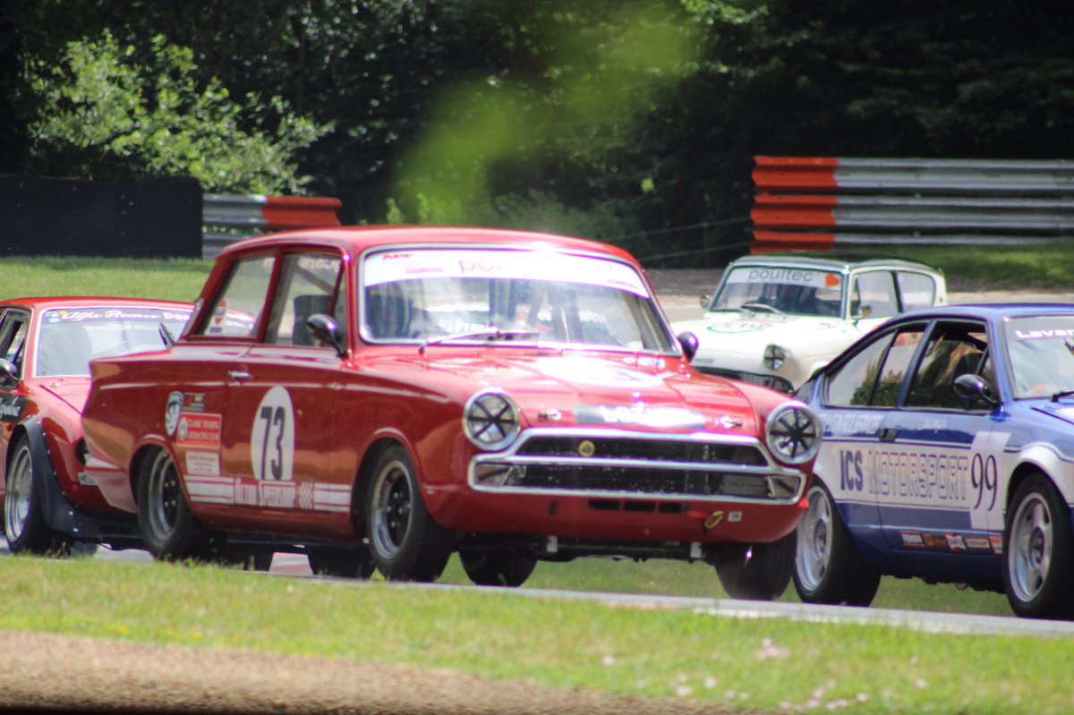 DerekHambling's tweet photo. More Ford’s @Brands_Hatch #classictouringcars #ford https://t.co/w2iHU6AsBt