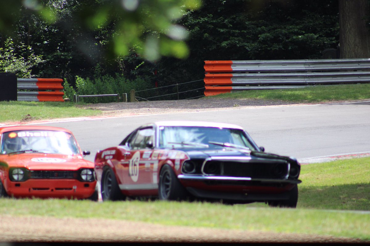 DerekHambling's tweet photo. More Ford’s @Brands_Hatch #classictouringcars #ford https://t.co/w2iHU6AsBt