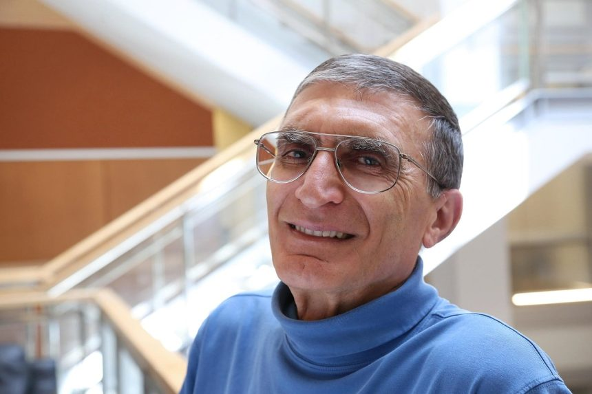 Sadik0707's tweet photo. Nobel ödüllü Aziz Sancar'dan dinci iktidara 9 maddelik tokat gibi ders:
“Yabancılar tarafından yönetilmek istemiyorsak bilim yapmalıyız. Teknoloji önemli, fakat temel bilim olmadan teknoloji olmaz. Avrupa’dan, Amerika’dan makine alıp, ben teknoloji yapıyorum, ben patent aldım, ➡️ https://t.co/5d1dH7oimn