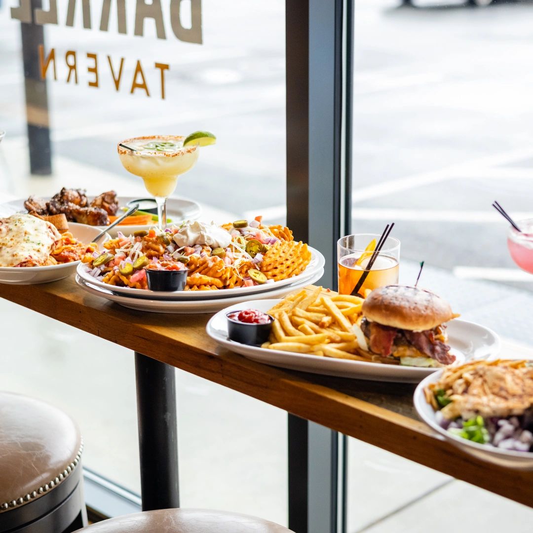 OBTSudbury's tweet photo. Join us at Oak Barrel Tavern as we raise a glass to celebrate Independence Day! Enjoy great food, refreshing drinks, and festive vibes that will make your 4th of July unforgettable. https://t.co/PVc7YiiR85