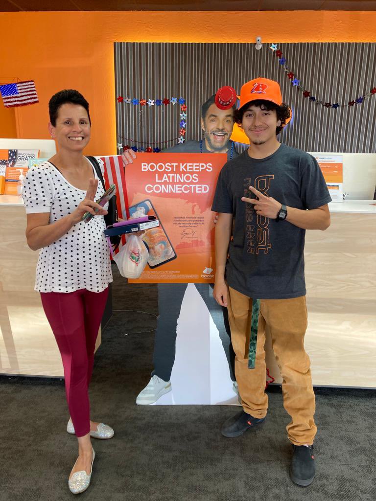 AcuariossBRITO's tweet photo. Boost Mobile wishes all of you an amazing 4th of July! πΊπΈβ¨
Visit one of our Boost Mobile locations for amazing deals on cell phones and accessories.#redwhiteandboost #boostlatino @boostmobile @BoostNation2022 https://t.co/oOhXmSw02F