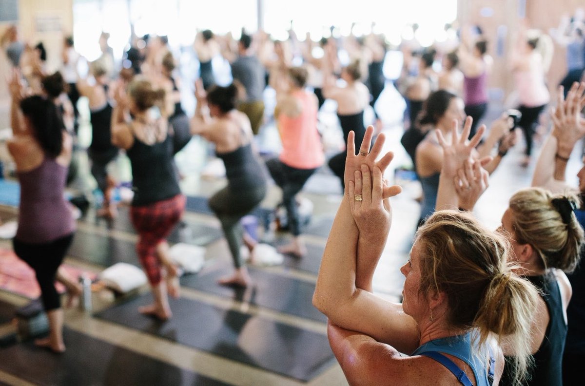 If you want to soar in life, you must first learn to F.L.Y. (First Love Yourself) 🦅 

- Mark Sterling

#yoga #whybaptisteyoga #baptisteyoga #eaglepose #loveyourselffirst