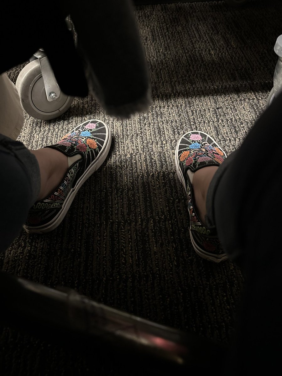 beaux_fet's tweet photo. When you just need to hide real quick at work and have some you time #metime #hiding #feet #vans https://t.co/uSMI2yxI6j