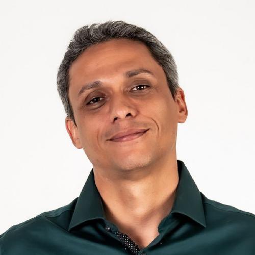 Advocacia Geral da União (AGU) acaba de encaminhar notícia crime à PGR contra  Gustavo Gayer, o deputado racista que  comparou o QI negros com macacos. 

Jaula nele 👇🏼