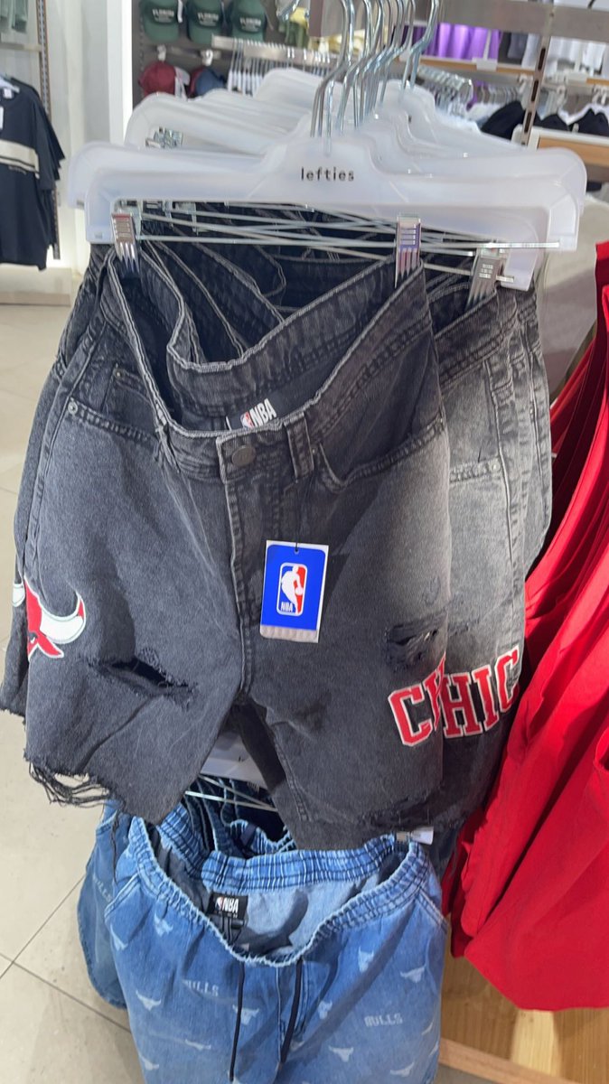brendanpr27's tweet photo. Y’all rocking with the Chicago Bulls ripped denim shorts? https://t.co/IQEtzQ6ahw