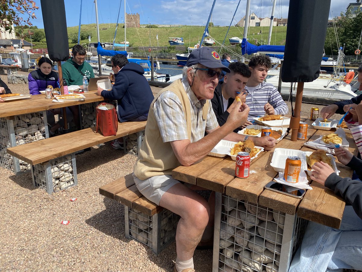 khcpearson's tweet photo. Thank you @Giacopazzis. You didn’t disappoint. Family day in Eyemouth for fish and chips and ice-cream to celebrate my dad’s 80th Birthday. He’s been visiting your shop for 75 years! https://t.co/fUh473qqN2