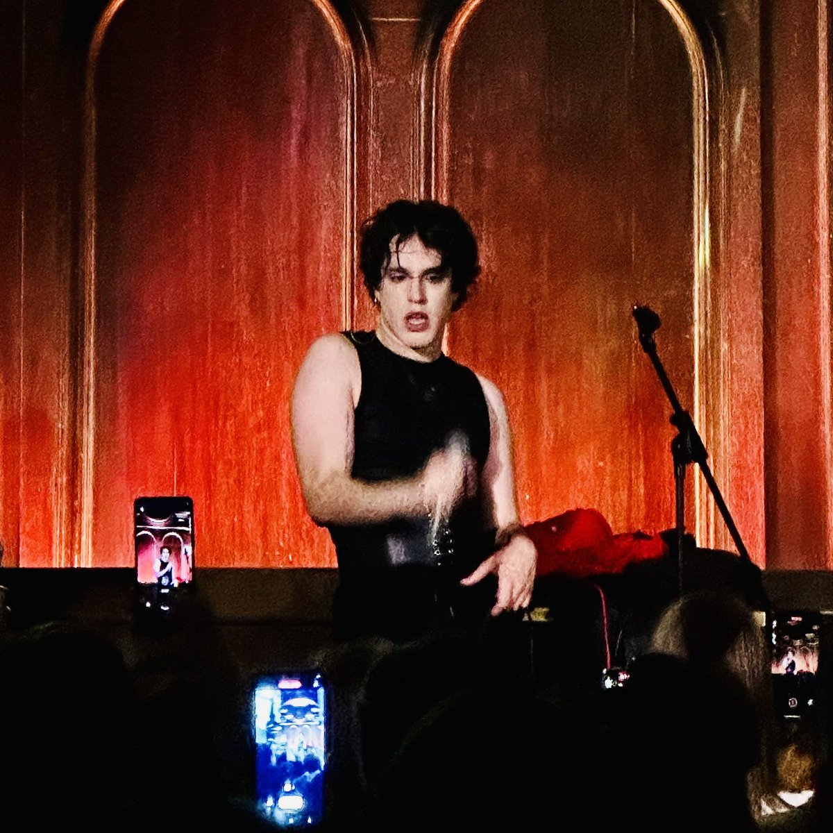 ToDoListLDN's tweet photo. Tonight at @amazinggraceldn: @lukeblackmusic having the night of his life, to a sold out audience! #livemusic #Eurovision #SamoMiSeSpava https://t.co/rSvGEzsVJJ