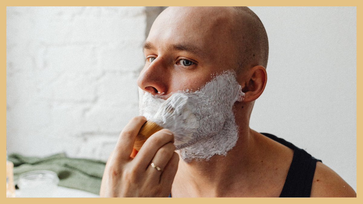 Say goodbye to razor bumps with these expert shaving tips! 🪒🎨

chetmanly.com/blogs/skin-car…

#ChetManly #MensSkincare #ShavingTips #razorbumps #razorbump #expert