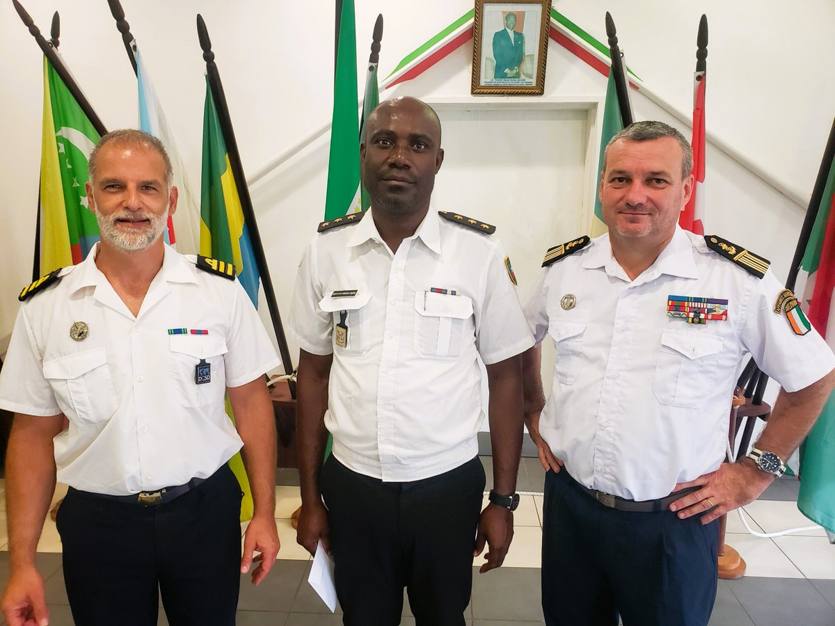 EnvrTica's tweet photo. Lancement d'un partenariat entre l'école navale⚓️ de TICA et l'ISMI d'Abidjan, avec la 1ère session d'un stage sur-mesure intensif de conduite nautique. Une complémentarité évidente entre nos deux écoles💪
@CoopSecuDefense 
@FranceMalabo 
@ISMI https://t.co/4JaQdcMjdc