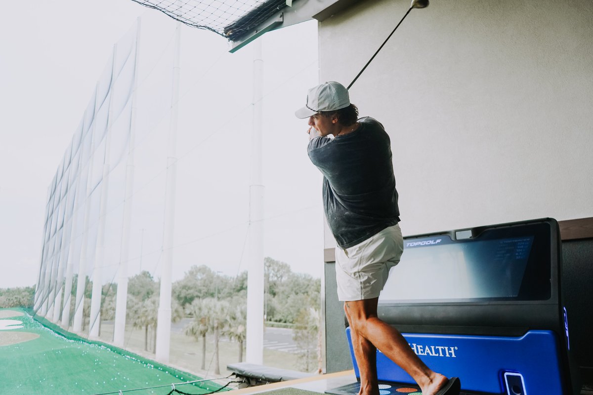 TBLightning's tweet photo. No high-sticking calls here 🏌️‍♀️ https://t.co/e3b4A2uSjR