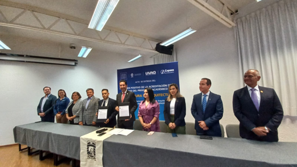 CopaesMx's tweet photo. El programa de #Arquitectura de la Universidad Vasco de Quiroga @uvaq recibió acreditación de calidad de #ANPADEH), convirtiéndose en la 1ª.universidad particular en recibir este reconocimiento a la excelencia y compromiso con la alta formación de sus estudiantes @CopaesMx https://t.co/UJWnVQSrIM