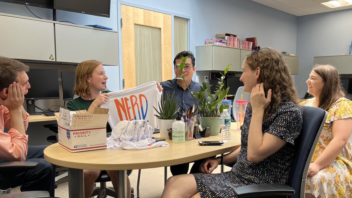 UF Movement Fellowship (@ufmdfellowship) on Twitter photo Welcome to our new junior fellows <a href="/rakkel622/">Rachael</a>, <a href="/EnriqueZenitram/">Enrique Martinez</a> and Amanda!
We had a long introduction lunch and a nice visit of the <a href="/FixelInstitute/">Norman Fixel Institute for Neurological Diseases</a> (see <a href="/jlchan/">Jason Chan</a> in action🕺). #importantthings
This year will be amazing! 🤩 Welcome to our new junior fellows <a href="/rakkel622/">Rachael</a>, <a href="/EnriqueZenitram/">Enrique Martinez</a> and Amanda!
We had a long introduction lunch and a nice visit of the <a href="/FixelInstitute/">Norman Fixel Institute for Neurological Diseases</a> (see <a href="/jlchan/">Jason Chan</a> in action🕺). #importantthings
This year will be amazing! 🤩