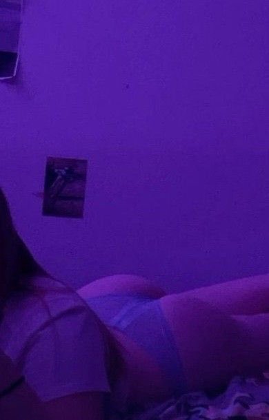 Emiliepypl's tweet photo. Un peu chaud ce soir non ? 
#sexy #hot https://t.co/M6wRnpKepj