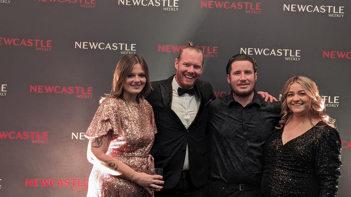 SocialModelAU's tweet image. The Golden Pineapples was an absolute blast with @SeanHowells6 + Amy and their partners!

Huge thanks to Leigh, Bill, and Maree for their hilarious hosting, plus Geordie for the amazing production