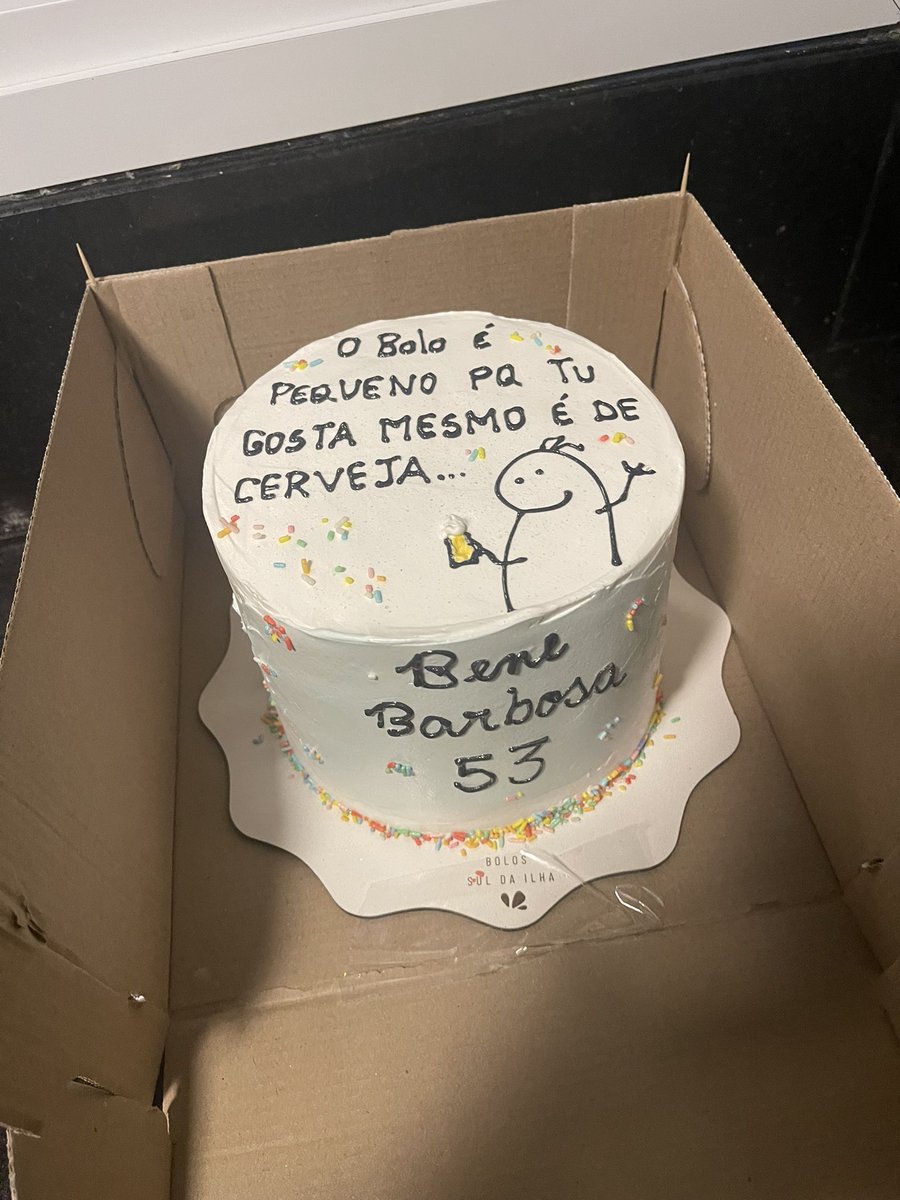 Um bolo que faz sentido! 😂😂😂😂