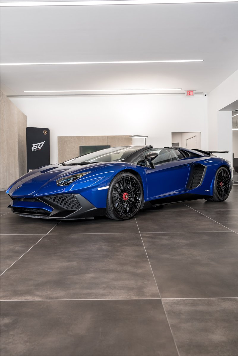 Name a better car to sport for the 4th of July than this Aventador SV in Blu Sideris, we'll wait 🎆

#Lamborghini #AventadorSV #BluSideris