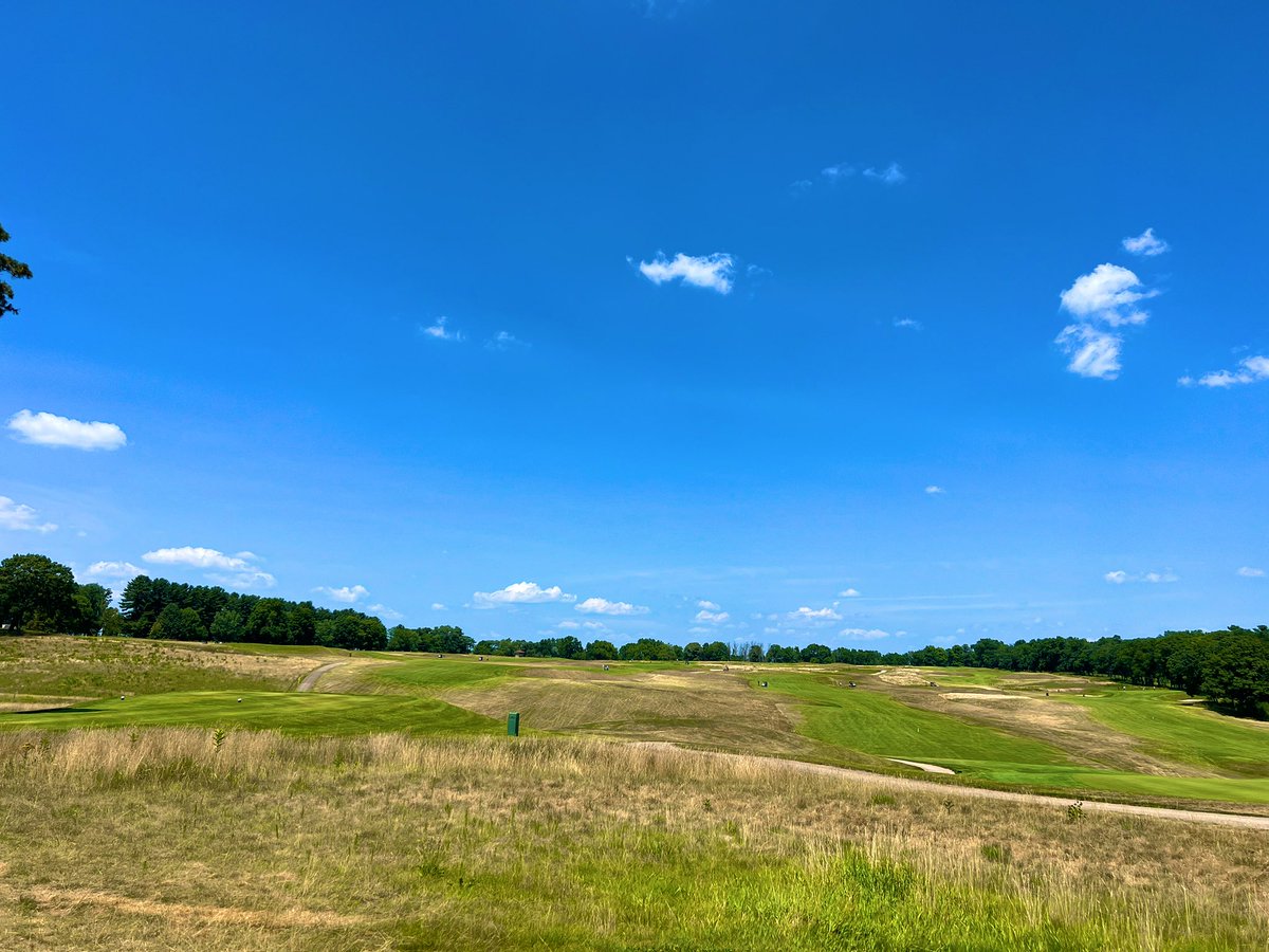 GCAJoeA's tweet photo. Lawsonia Links - 1930 Langford &amp; Moreau

A classically routed midwest gem in the rolling hills of Wisconsin. It winds you up and down, left and right.

True L&amp;M bunkering - massive grass faces guarding both the fwys and greens with a box car buried in the 7th green. So much fun. https://t.co/jDcnFEt90d