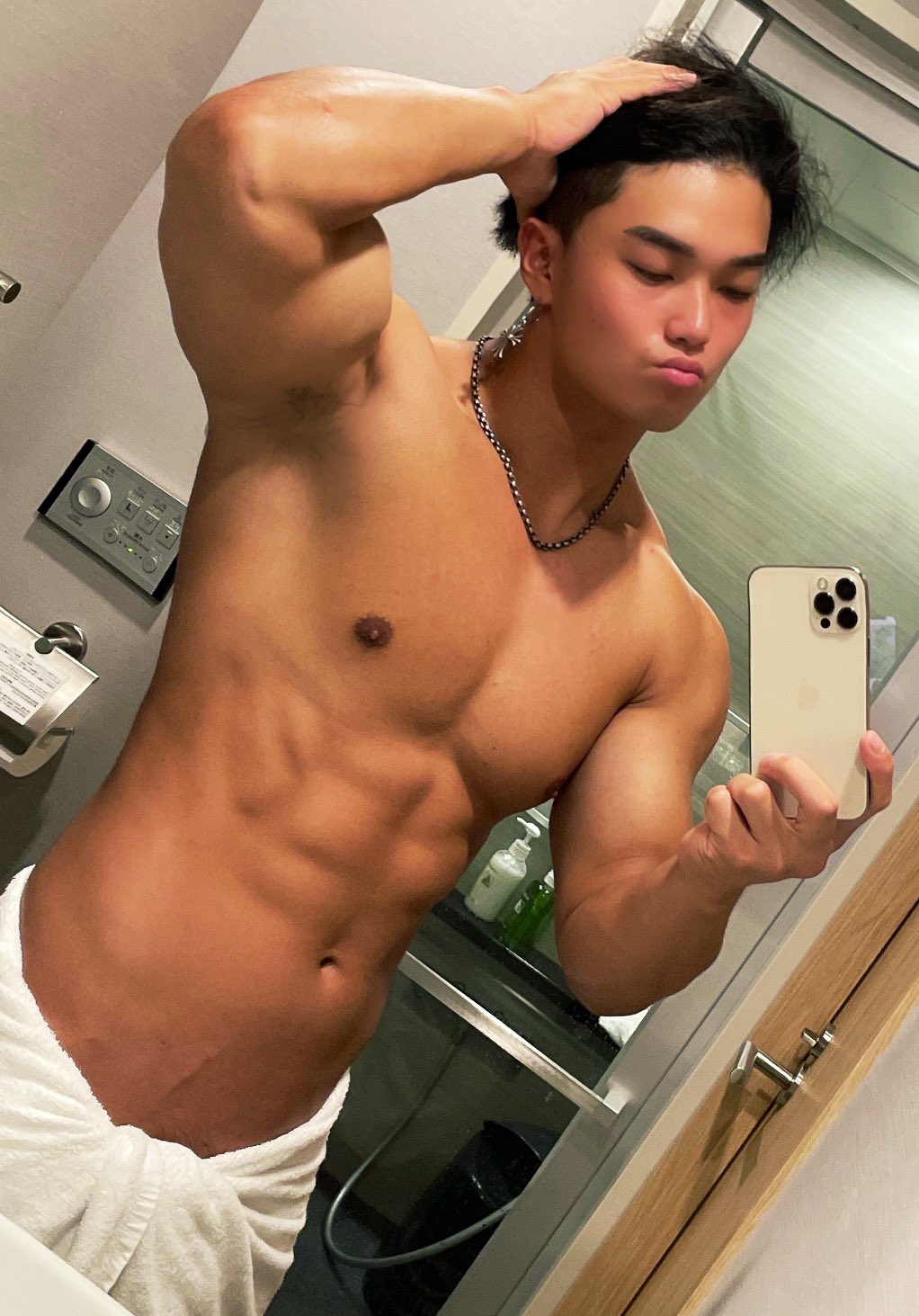 UNTAN on X: おはようございます☀️ これ見てみなさん今日も1日頑張ってください😎笑 #筋肉  t.coWeXkjE93n3  X