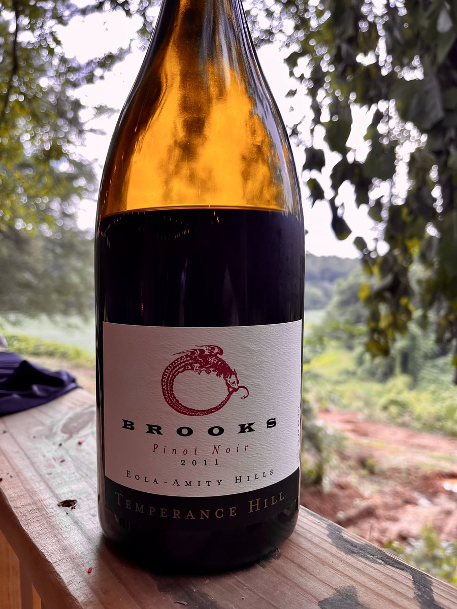 @brookswinery I saved this beauty for a wonderful night with friends. Brooks always delivers! #magnum #winetasting