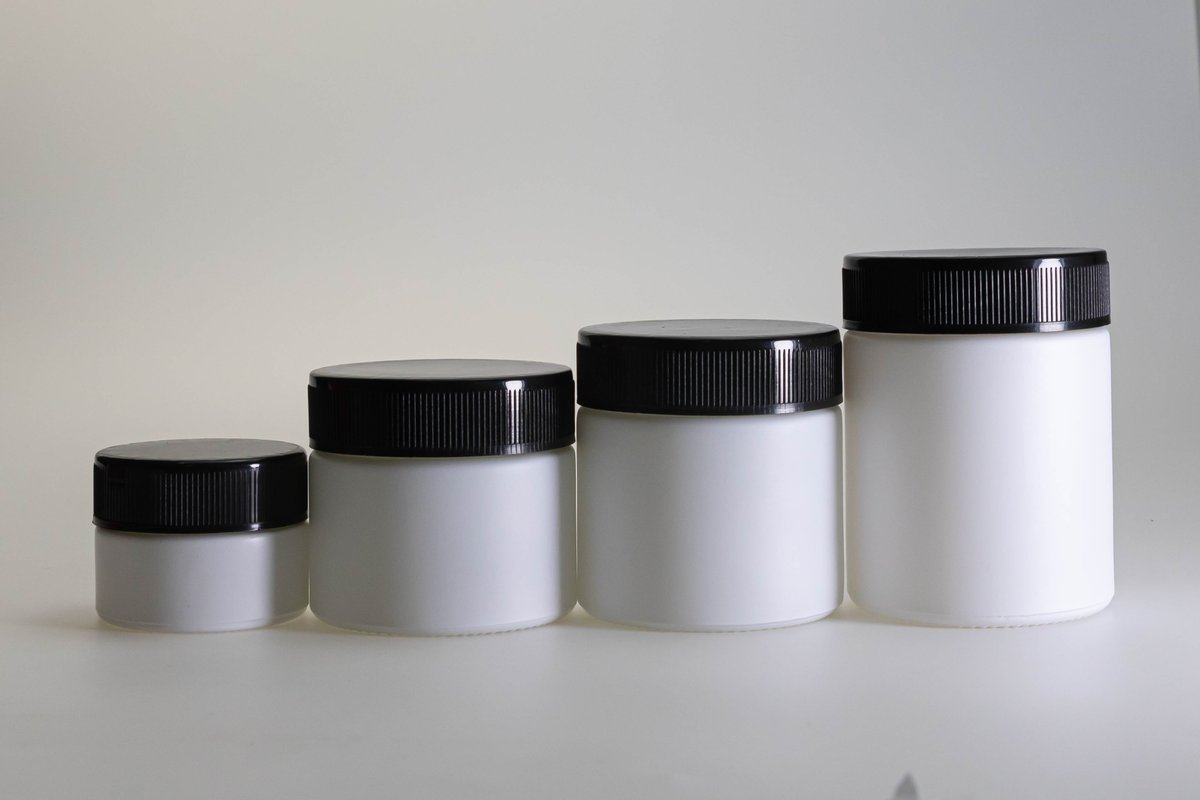 LEO57873094's tweet photo. We provide glass containers.

#cannabis #CBD #concentrate #extracts #packaging #childproof #smellproof #waterproof #glassjar #glasscontainer #childresistant #prerolls #prerolltube https://t.co/ZbDs5kFePv
