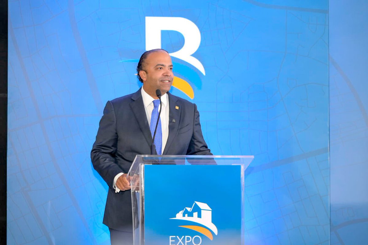 spereyrarojas's tweet photo. Hoy inicia una de nuestras ferias más esperadas: ExpoHogar Banreservas 2023. Este evento apoya al sector construcción y nos convierte en líderes del mercado hipotecario. Además, impulsa el sueño de todos los dominicanos de tener un hogar propio.

ExpoHogar Banreservas 2023 reafirma nuestro compromiso de garantizar siempre el bienestar de nuestra gente como #ElBancodeTodosLosDominicanos.