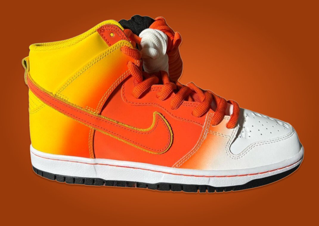 SolelyRich's tweet photo. Nike SB 
“Trick or Treat”

Scheduled to release in October 2023 through Nike SB-affiliated skate shops and potentially on Nike SNKRS retail price of $120.

#NikeSB #NikeSkateboarsing #Halloween #Skateboarding #Nike #NikeDunkHigh #NikeDunk #SolelyRich #OfficialSolelyRich https://t.co/KYvivj0Y4S