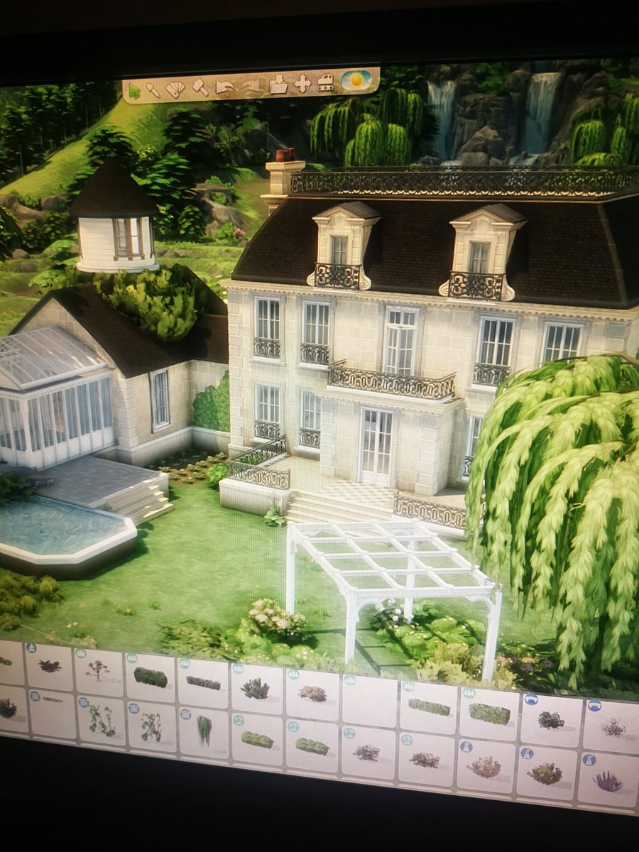 Andretti3k's tweet image. WIP: backside of the little French castle 💕🏰 #Sims4 #speedbuild #ShowUsYourBuilds #Sims4Cc