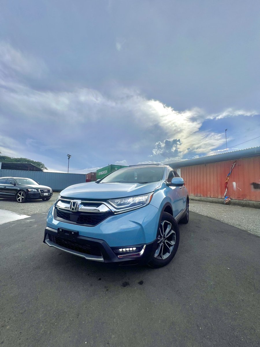 superlativeltd's tweet photo. Pacific blue 😍 🌊 

2021 Honda Cr-v 
Listed at $7.95M! https://t.co/1VhPr3nURI