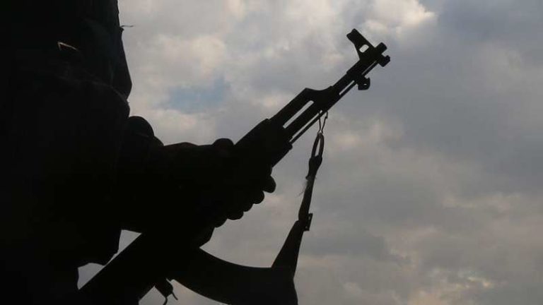 #Wazema Daily News:
A gunman shot dead the police commander &amp; his deputy  of Dejen woreda in #Amhara region on Monday. Meanwhile, unidentified gunmen killed 2 government security forces and wounded another in  #Gambella region in western #Ethiopia. More bit.ly/3M6jct1