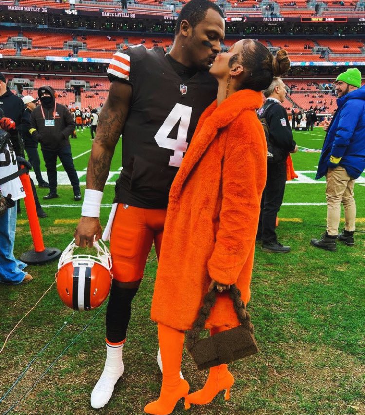 Bronnychill's tweet image. Happy anniversary @deshaunwatson &amp;amp; @JillyAnais wish many many more love you guys 🧡🤞🏿