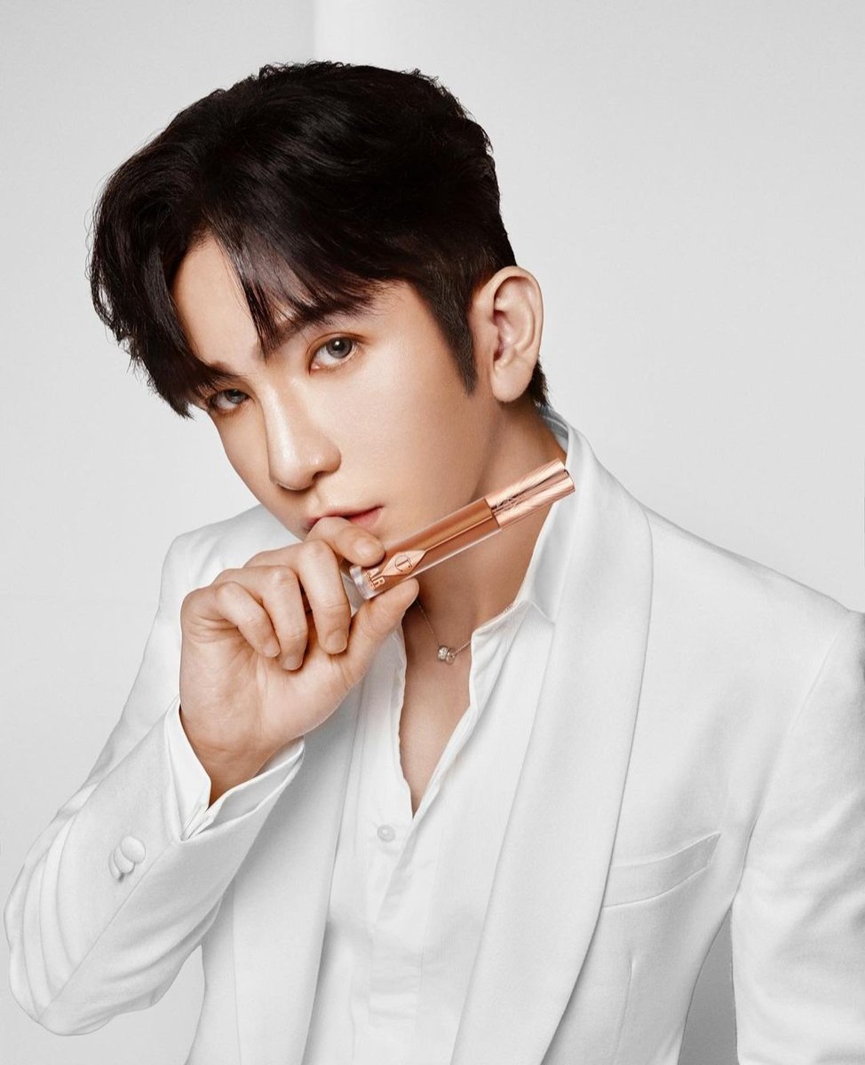 LinabellLove's tweet photo. @AnsonLo_Safe @CTilburyMakeup Thanks for having Anson Lo ❤️ 
He is so cute &amp; handsome 😍

#CHARLOTTETILBURY
#AIRBRUSHLIPBLUR
#CTxAnsonLo
#AnsonLo
#盧瀚霆 https://t.co/au1wyW8Pc8