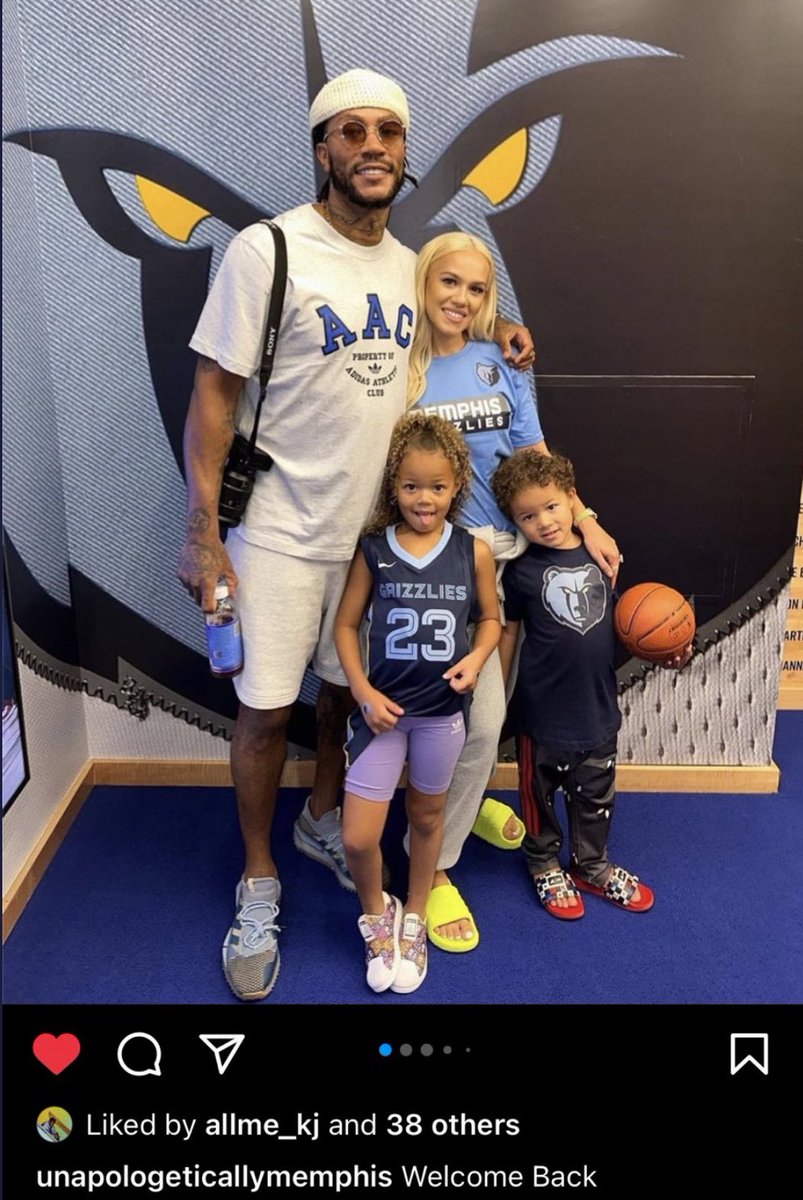 CREAMYCOLE's tweet photo. Derrick Rose is back in Memphis. This time as a Grizzly🫡 https://t.co/QkcjbqovOU